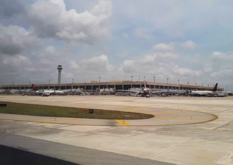 Aeropuerto de Cancún vive su mejor temporada del año
